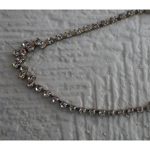 Vintage Sparkle V-Cut Necklace Set - Picture 4 of 7